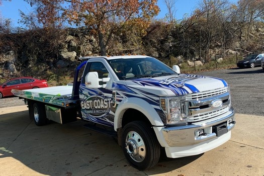 Box Truck Towing-in-Raynham-Massachusetts